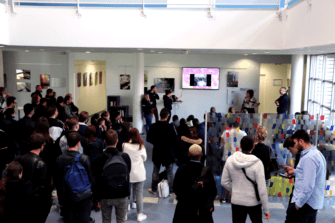 Présentation dans le hall de l'IMT