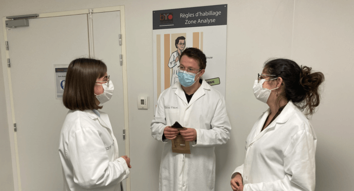 Voici les apprentis Elisa, Fabien et Charlotte, inspirés par une tablette de chocolat !