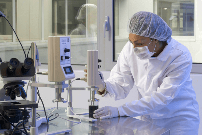 Biotechs : Une jeune IMTiste du BTS Bioanalyses et Contrôles.  